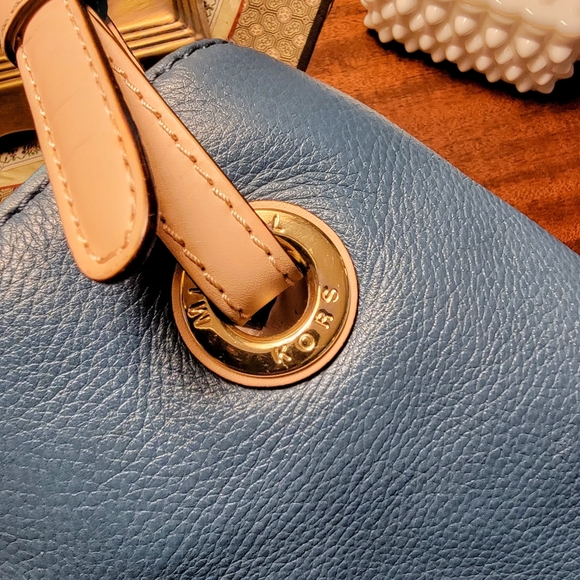 Michael Kors Jet Set Medium Tote Bag - Picture 10 of 10